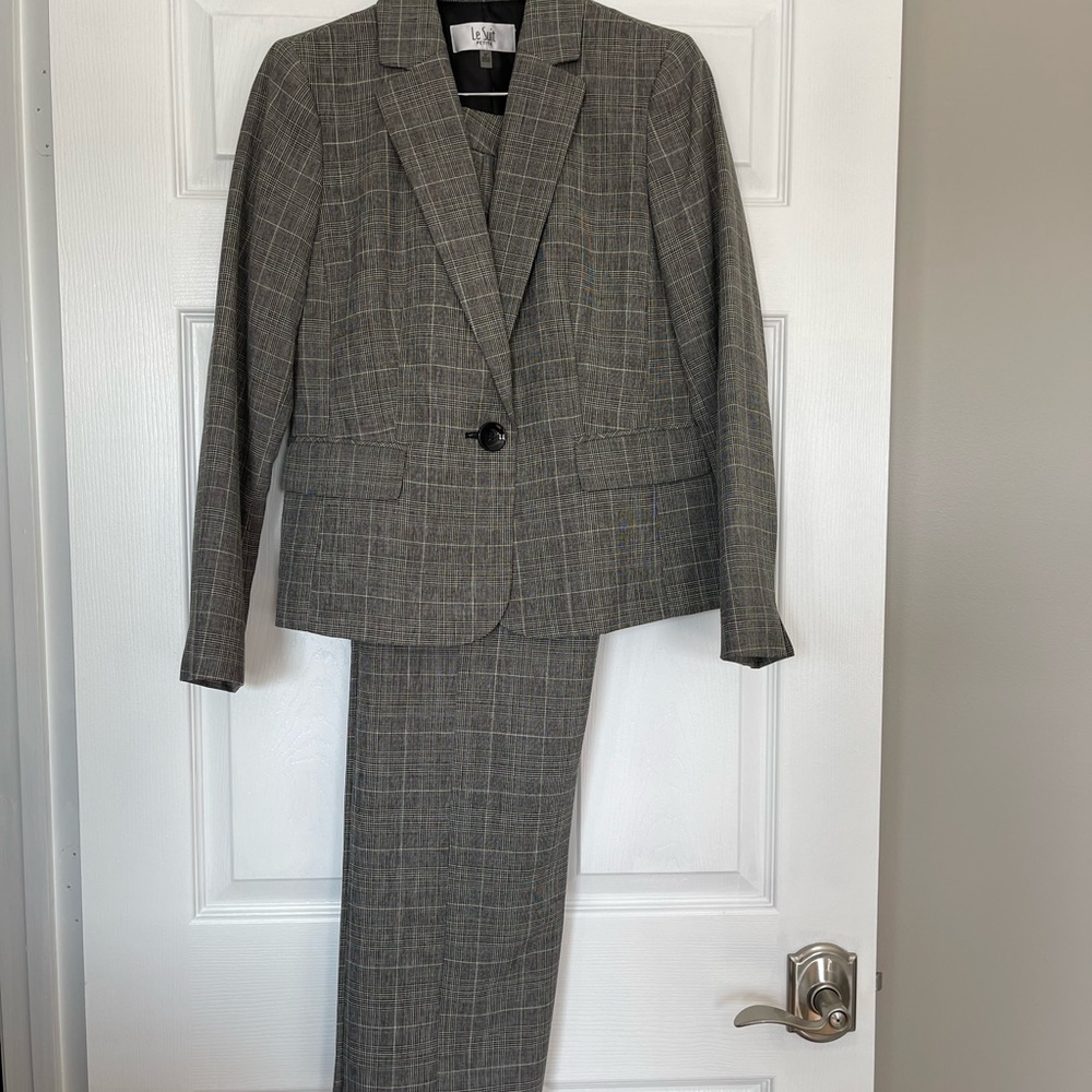 Le Suit 2 piece Painsuit